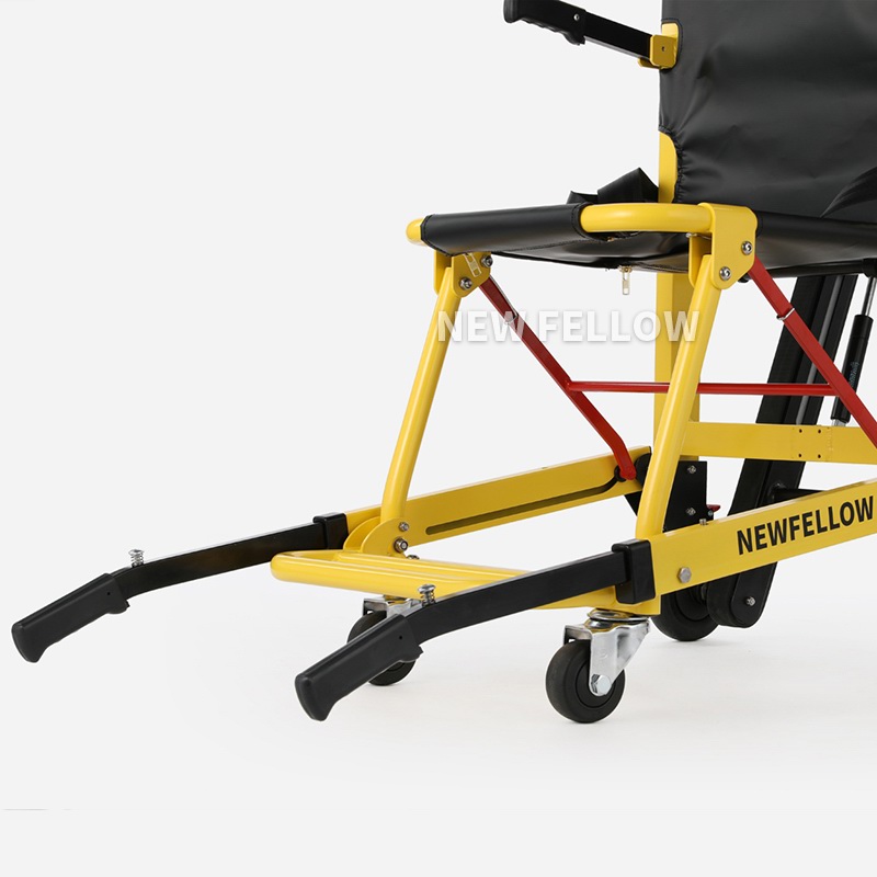 Extendable pole for evacuation chair